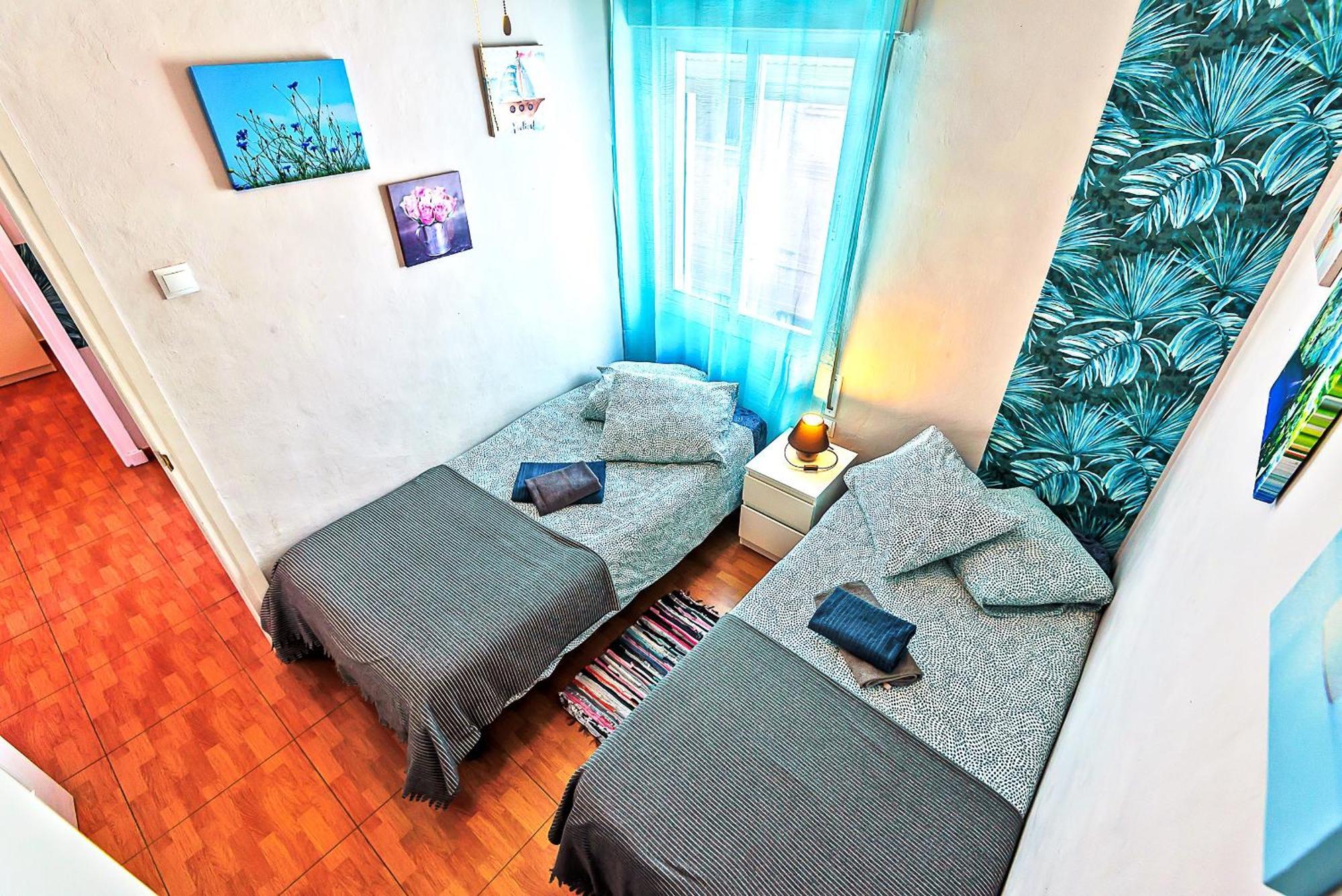 Plaza De Toros 3-bedroom With Balcony Apartment