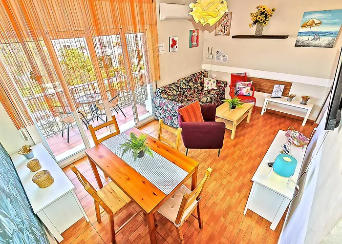 Plaza De Toros 3-Bedroom Apartment With Balcony